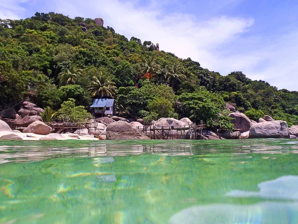 Tropisch eiland in het zomerseizoen — Stockfoto