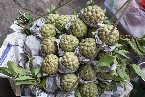 Typical street vendor in Hanoi, Vietnam — Stock Photo, Image