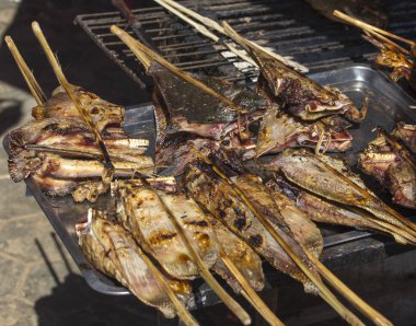 Semt pazarı, ızgara balık