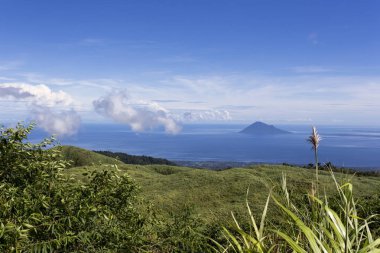 Manado önünde sahil şeridine Adaları