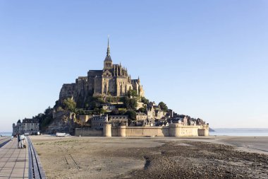 Kalenin Mont Saint Michel Fransa