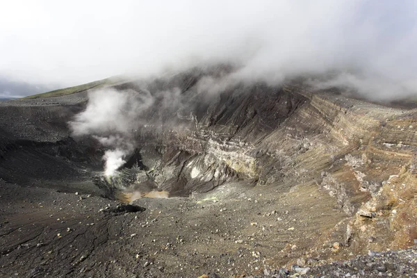 Zobacz krater wulkanu Lokon — Zdjęcie stockowe