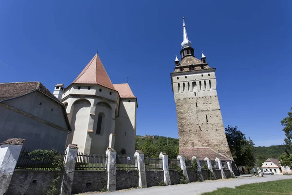 Pohled na město Viscri za jarního dne — Stock fotografie