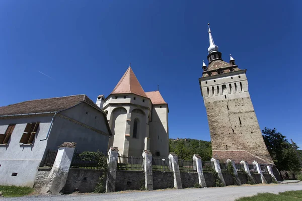 Pohled na město Viscri za jarního dne — Stock fotografie