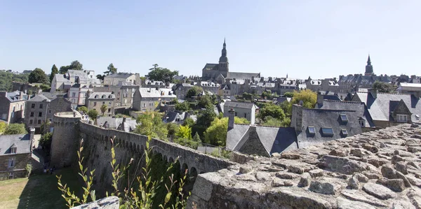 Dinan 'ın Brittany' deki görüntüsü — Stok fotoğraf