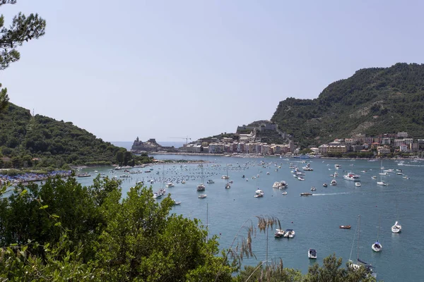 Uitzicht op Portovenere vanaf Palmaria eiland — Stockfoto