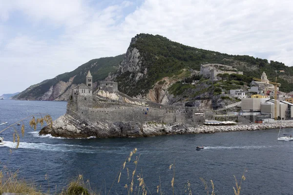 Widok na Portovenere z wyspy Palmaria — Zdjęcie stockowe