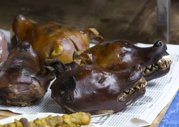 Köpfe von gekochten Hunden — Stockfoto