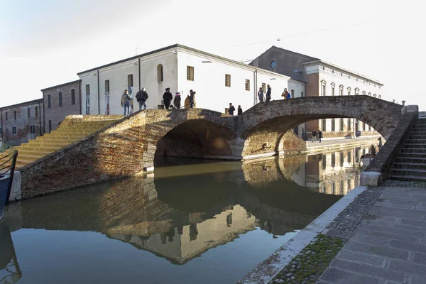 Comacchio Talya Aralık 2019 Güneşli Bir Kış Gününde Comacchio Caddesinde — Stok fotoğraf