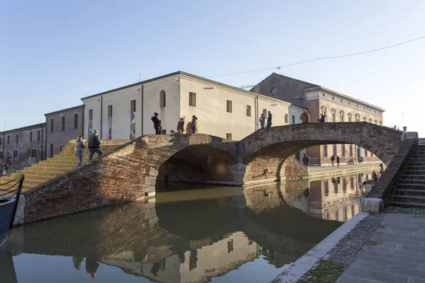 Comacchio Talya Aralık 2019 Güneşli Bir Kış Gününde Comacchio Caddesinde — Stok fotoğraf