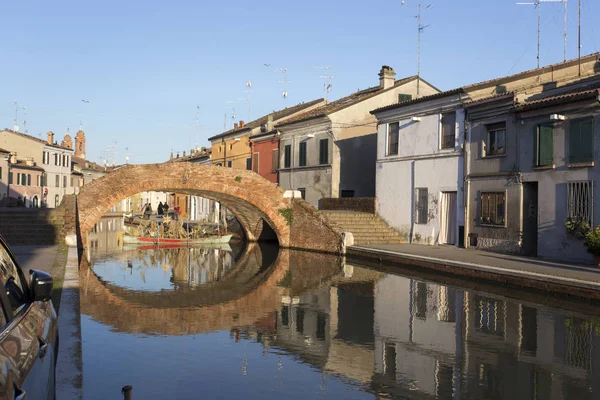 Comacchio Italien Dezember 2019 Nur Wenige Menschen Gehen Einem Sonnigen — Stockfoto