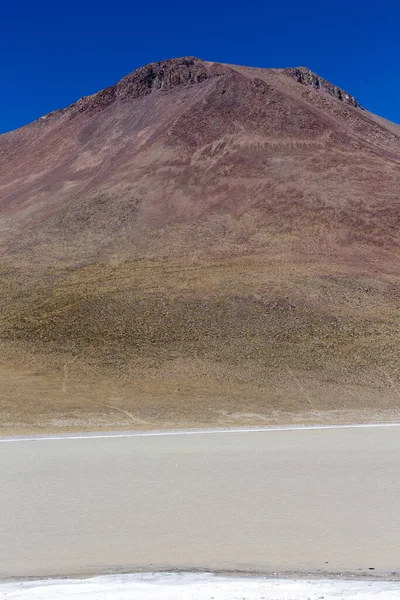 Eine Vertikale Landschaft Aus Lagune Und Berg Bolivien — Stockfoto