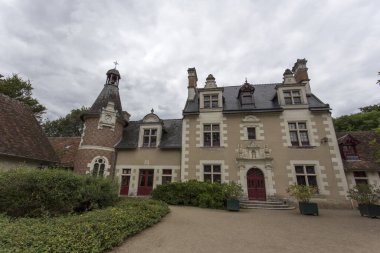 Loire Valley, Fransa - 10 Ağustos 2016: Çeyiz Şatosu, Fransa. Bu kale Loire Vadisi 'nde yer almaktadır ve en küçüğüdür..