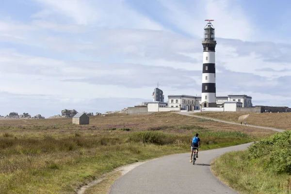 Ouessant France Août 2016 Phare Île Ouessant Touriste Vélo Visite — Photo