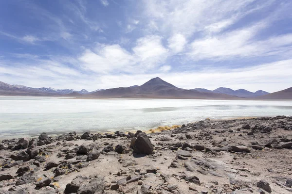 玻利维亚美丽的高山泻湖景观 — 图库照片