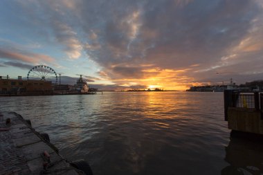 Helsinki, Finaland - 27 Aralık 2017: Helsinki 'de bir kış günü çekilmiştir.