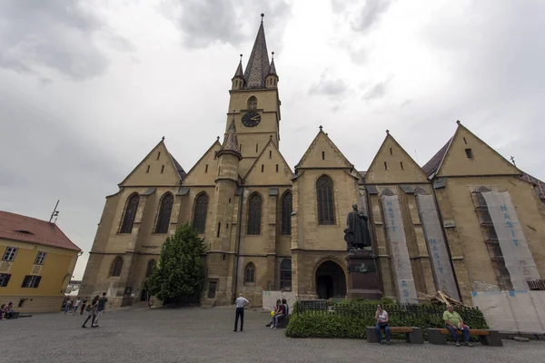 Sibiu Rumania Mayo 2018 Plaza Sibiu Iglesia Estatua Georg Daniel —  Fotos de Stock