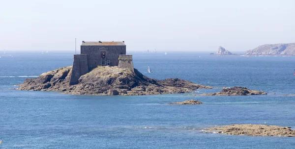 Saint Malo Francja Sierpnia 2016 Fort National Saint Malo Latem — Zdjęcie stockowe