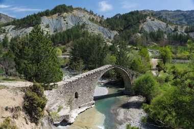 Yunanistan'da köprü
