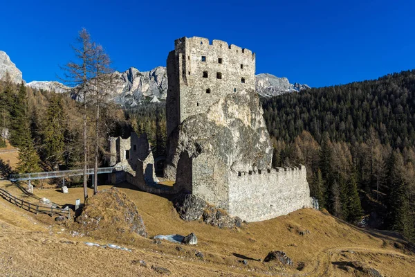 Andraz 城堡的看法在上阿迪杰 意大利 — 图库照片