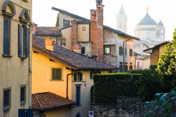 Различные Здания Старом Городе Бергамо Италии — стоковое фото
