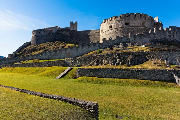 Parte Das Muralhas Castelo Beseno Trentino Itália — Fotografia de Stock