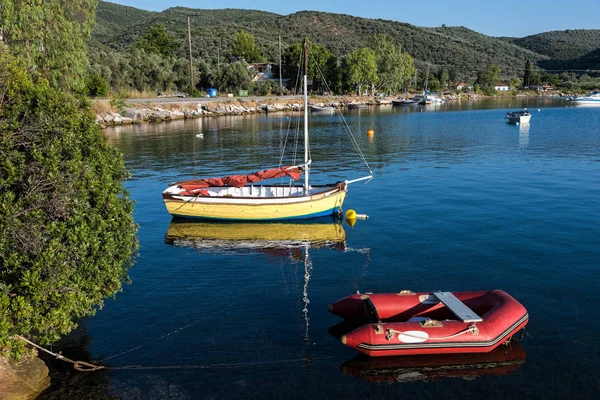 Various Boats Sea Shore Pelion Thessaly Greece — Stock Photo, Image