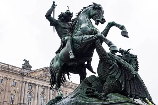 View George Dragon Statue April 2017 Berlin Germany Fascinating Its — Stock Photo, Image