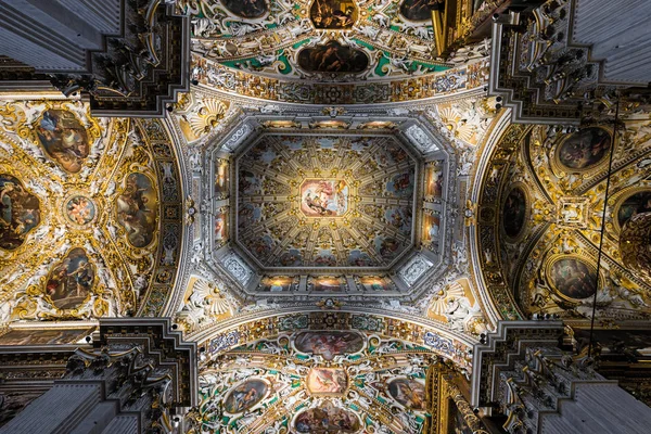 Widok Wnętrza Bazyliki Santa Maria Maggiore Górnej Części Miasta Bergamo — Zdjęcie stockowe