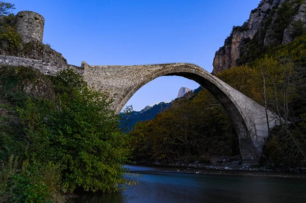 Παραδοσιακό Πέτρινο Γεφύρι Της Κόνιτσας Στην Ήπειρο — Φωτογραφία Αρχείου