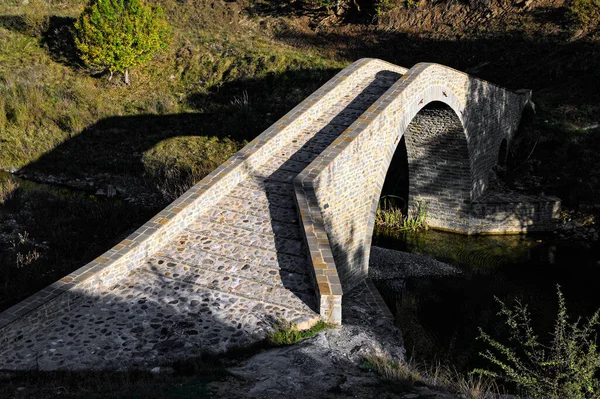 Vista Del Puente Piedra Tradicional Palimagerou Cerca Grevena Noroeste Grecia —  Fotos de Stock