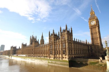 Londra 'daki Büyük Ben ve Westminster Köprüsü..
