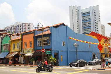 Chinatown, Singapur - 10 Nisan 2016. Çin Mahallesi, Singapur'da bulunan eski binalar. Singapur Chinatown dünyaca ünlü bir pazarlık alışveriş hedef.