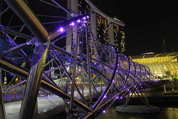 Мост Helix Marina Bay Sands Заднем Плане Сингапур — стоковое фото