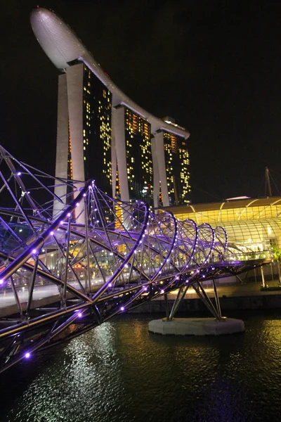 Helix Híd Marina Bay Sandsszel Háttérben Szingapúr — Stock Fotó