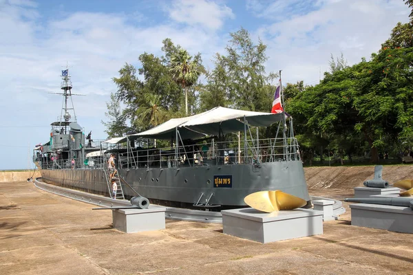 Chumphon, Thailand-July 15,2014: Stará bitevní loď v Royal Thai — Stock fotografie