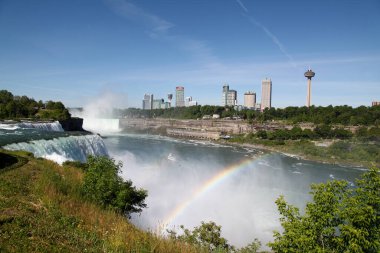Niagara Şelaleleri, New York - 12 Haziran 2018: Niagara Şelaleleri 'ndeki gökkuşağı New York, ABD.