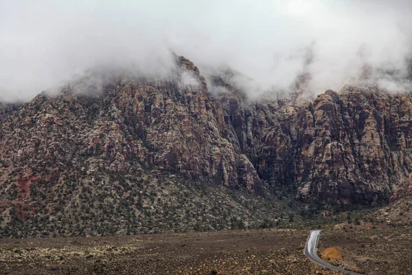 Vue Parc National Canyon Rocheux Rouge Montagne Foggy Day Nevada — Photo