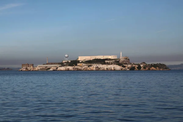 Gün Batımından Önceki Alcatraz Adası Sanfrancisco Körfezi Kaliforniya Abd Dönüm — Stok fotoğraf
