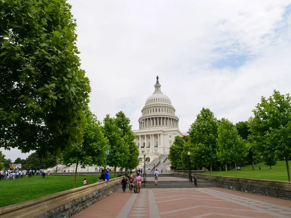 Washington, DC-Haziran 14. 2018: ABD Kongresi binası önünde en çok insan toplandı