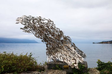 Montreux, İsviçre-23 Ekim 2019: Montreux, Montreux 'daki Cenevre Gölü' nün önündeki sanat eseri