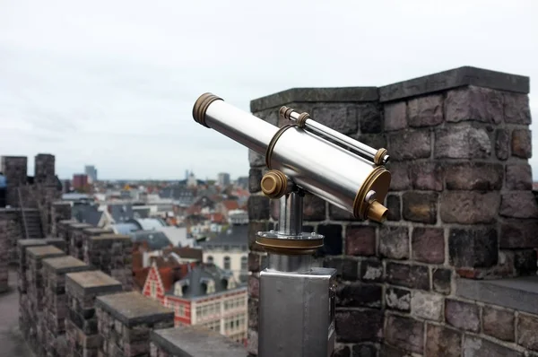 Telescope on top of a castle — Stock Photo, Image