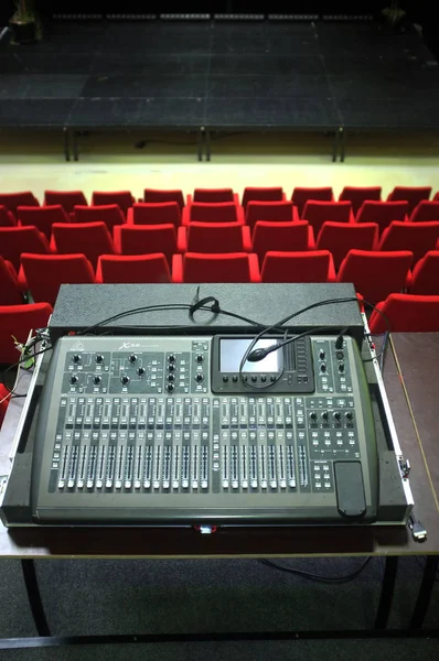 eski ses karıştırıcı