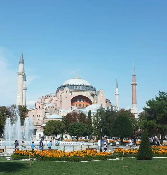 Hagia Sophia mosque in Istanbul — Stock Photo, Image