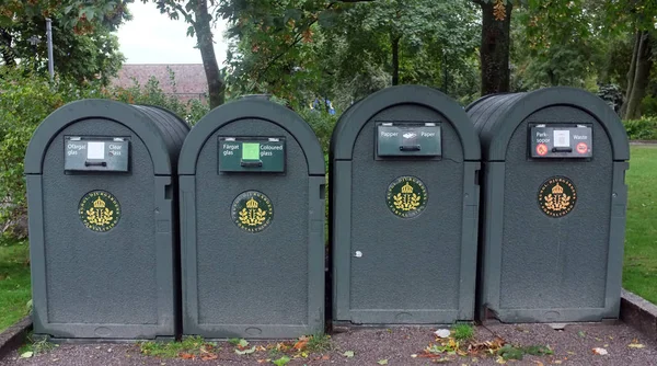Portable outdoor recycle bins