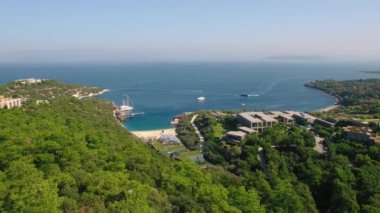 Havadan düğün yeri çekimi. Plaj düğünü.