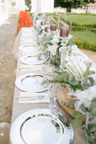 Wedding dining table. Rustic wedding.