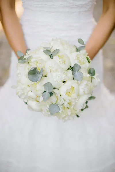 Morsiamen Kukka Valkoiset Kukat Silkkinauha — kuvapankkivalokuva