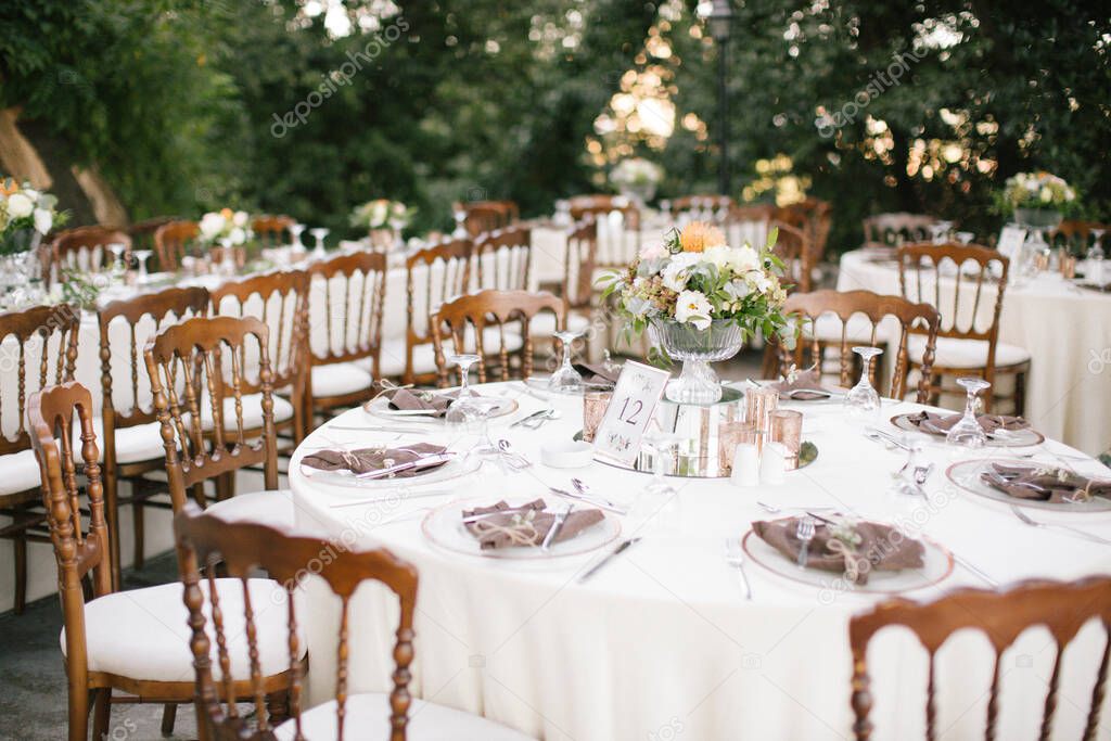 Wedding dining table. Rustic wedding.