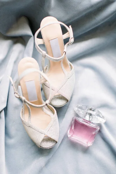 Sapatos Perfume Noiva Sapatos Aquecidos Fragrância Rosa Acessórios Nupciais Preparações — Fotografia de Stock